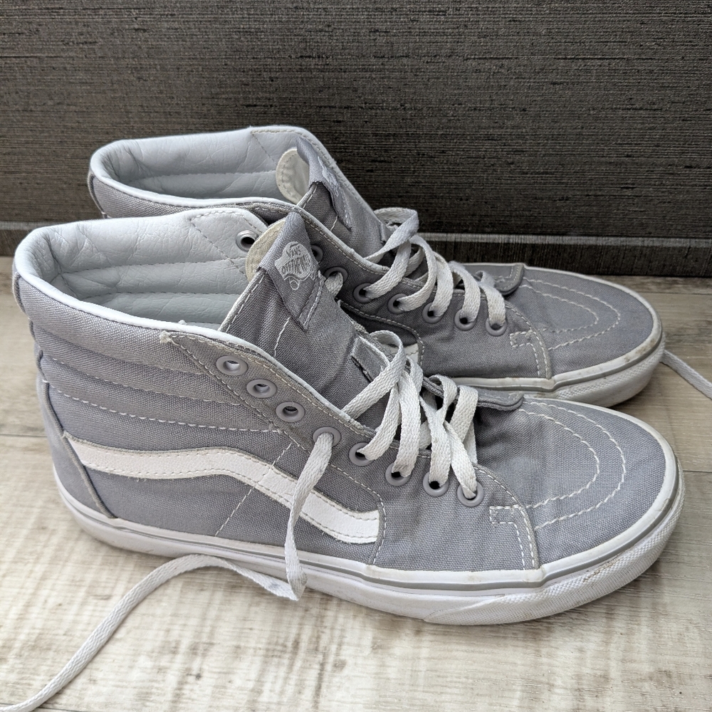 🏔️ Gray Vans